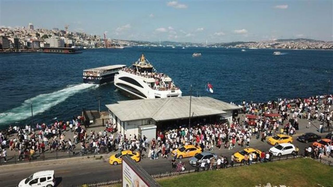 Eminönü'nde bayram izdihamı 1