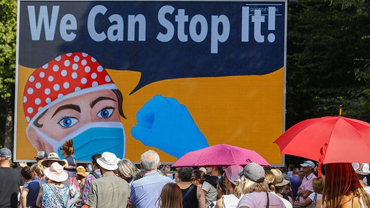 Almanya'da koronavirüs kısıtlamaları protesto edildi 8