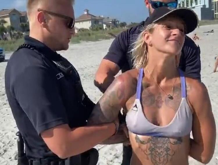 Bikinisi yüzünden tutuklandı! 8