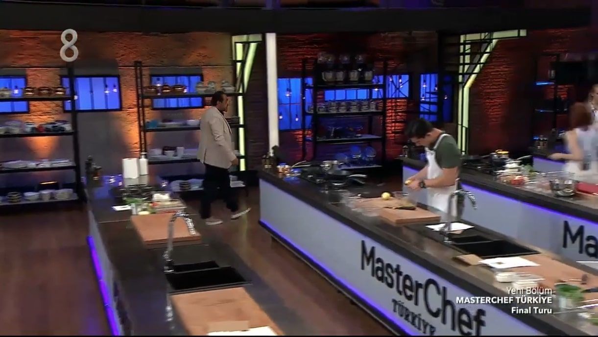 MasterChef'te gerginlik! Yarışmacının hareketi cezasız kalmadı 4