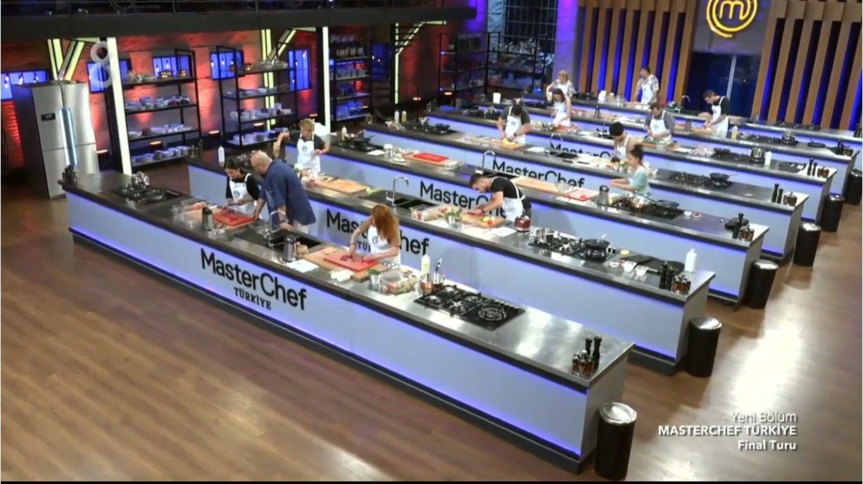 MasterChef'te gerginlik! Yarışmacının hareketi cezasız kalmadı 10