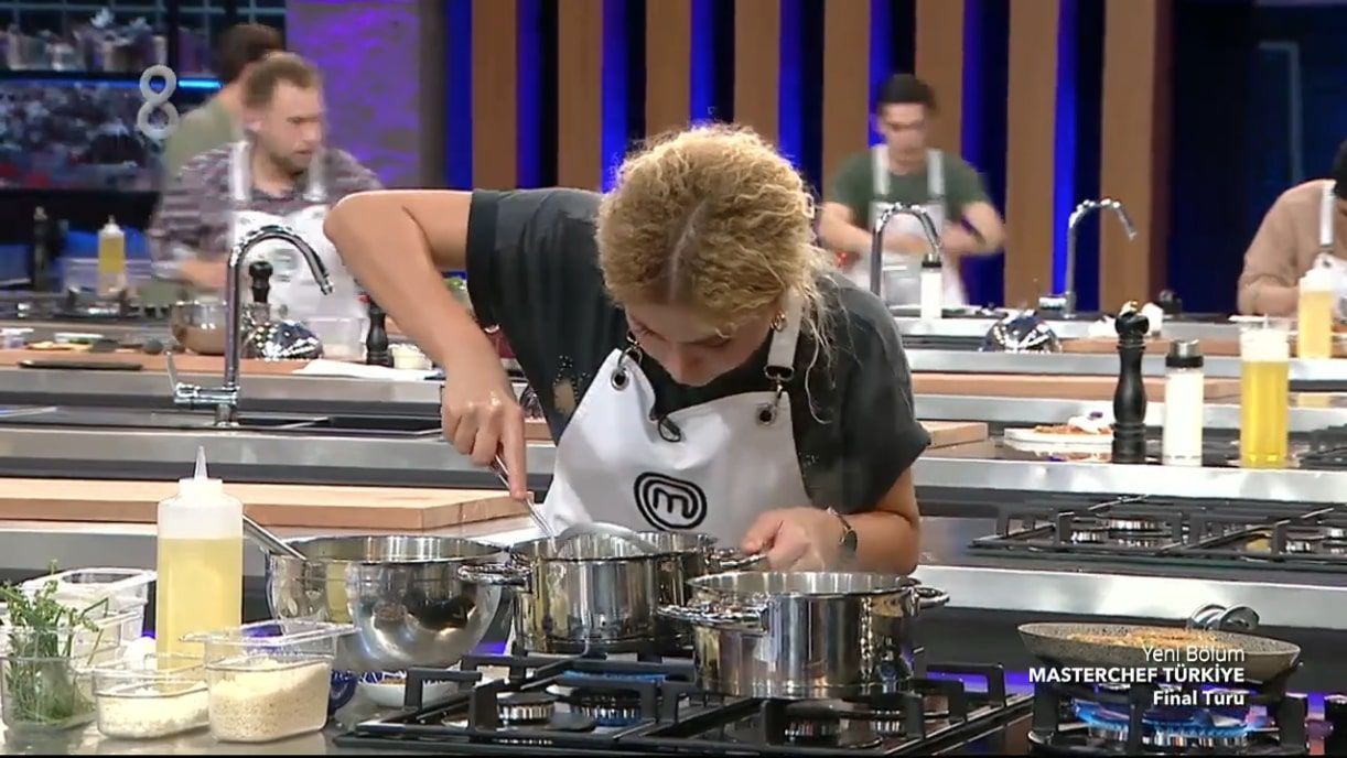 MasterChef'te gerginlik! Yarışmacının hareketi cezasız kalmadı 13