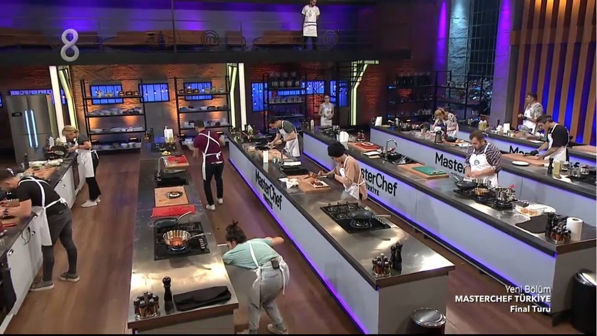 MasterChef'te gerginlik! Yarışmacının hareketi cezasız kalmadı 11