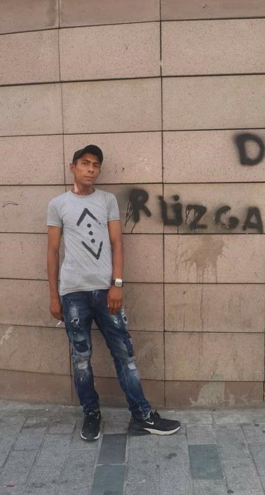 İstanbul'un göbeğinde kardeşini yaktı 4