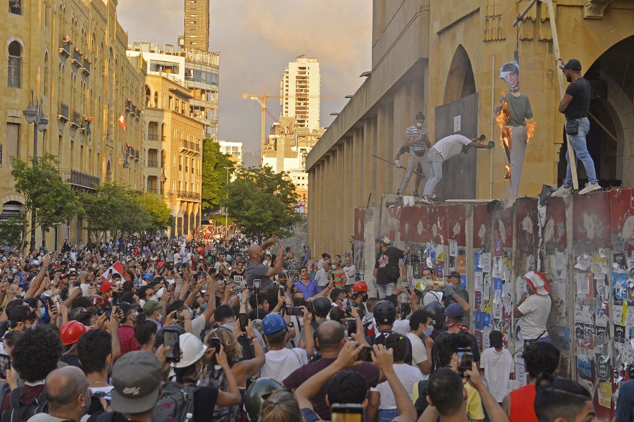 Lübnan'daki protestolar devam ediyor 10