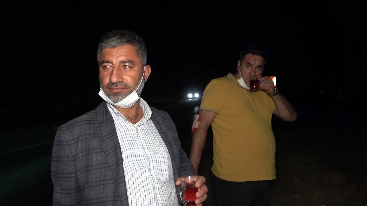 Hiçbir şey olmamış gibi çay keyfi yaptılar 2