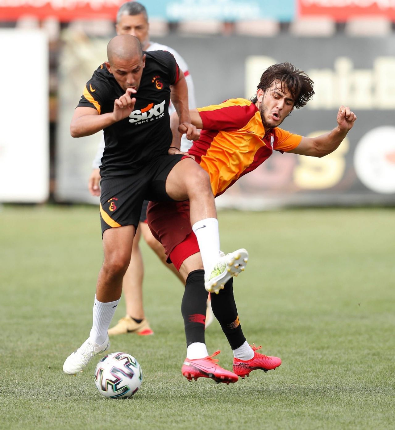 Galatasaray, U19 Takımı'nı 6-2 mağlup etti 2