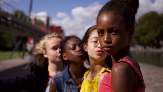 Pedofiliyi teşvik eden 'Minnoşlar' yayınlanmasın! 2