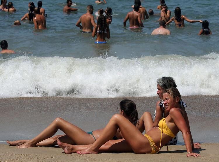 Koronavirüs salgınının yeni merkezi çıplaklar kampı! 10