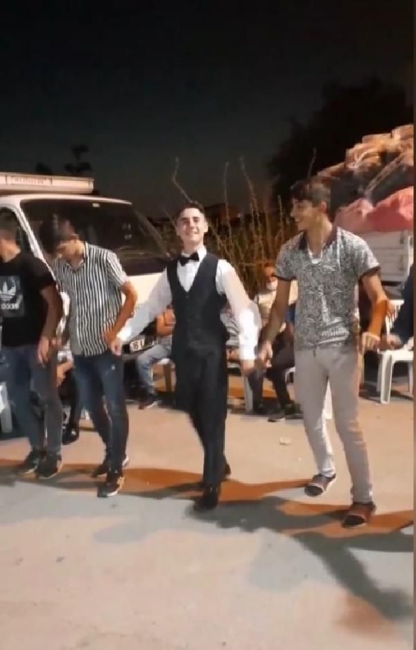 Bursalılardan  'tedbirsiz düğün' tepkisi 3
