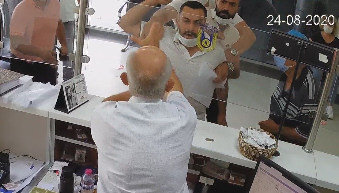 Tokat attı, yumrukladı, camları kırdı... 3