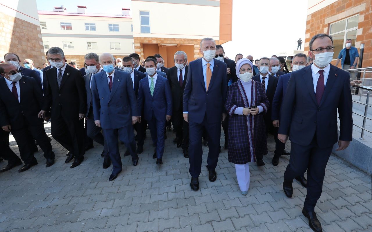 Cumhurbaşkanı Erdoğan Ahlat'taki etkinliklere katıldı 17
