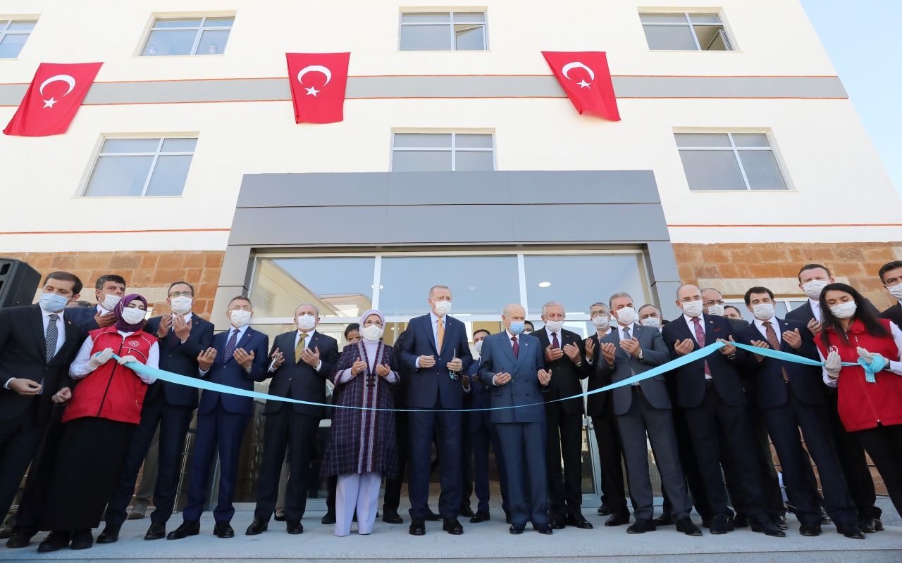 Cumhurbaşkanı Erdoğan Ahlat'taki etkinliklere katıldı 15