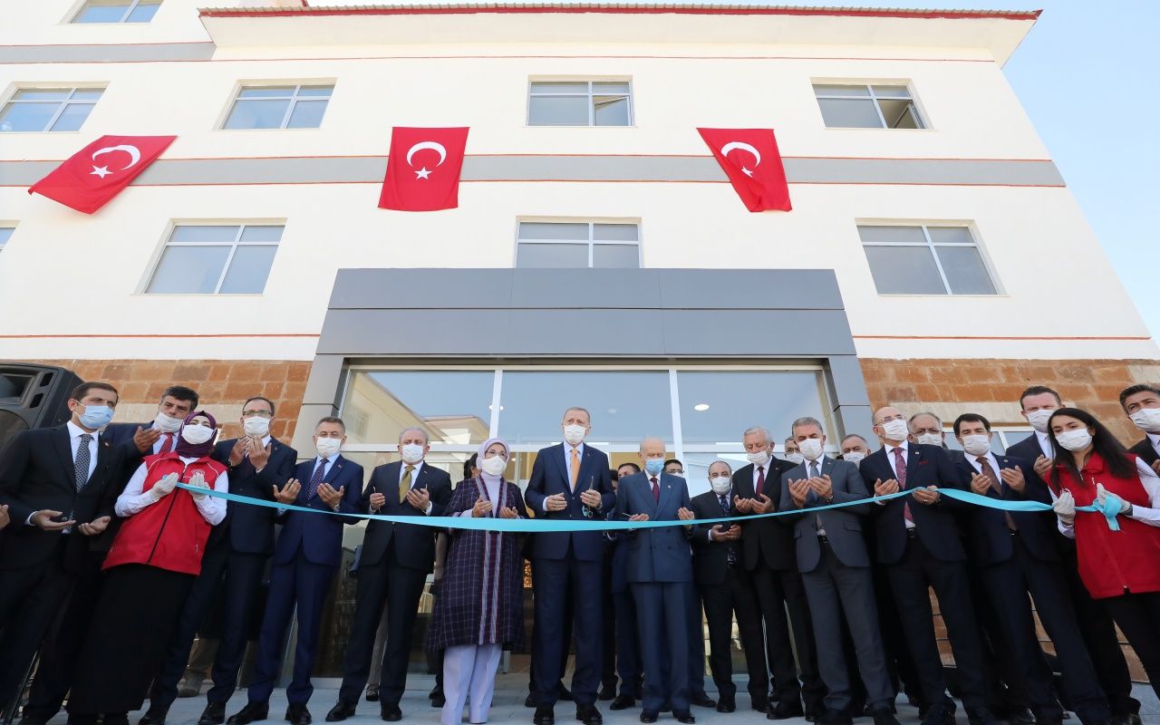 Cumhurbaşkanı Erdoğan Ahlat'taki etkinliklere katıldı 13