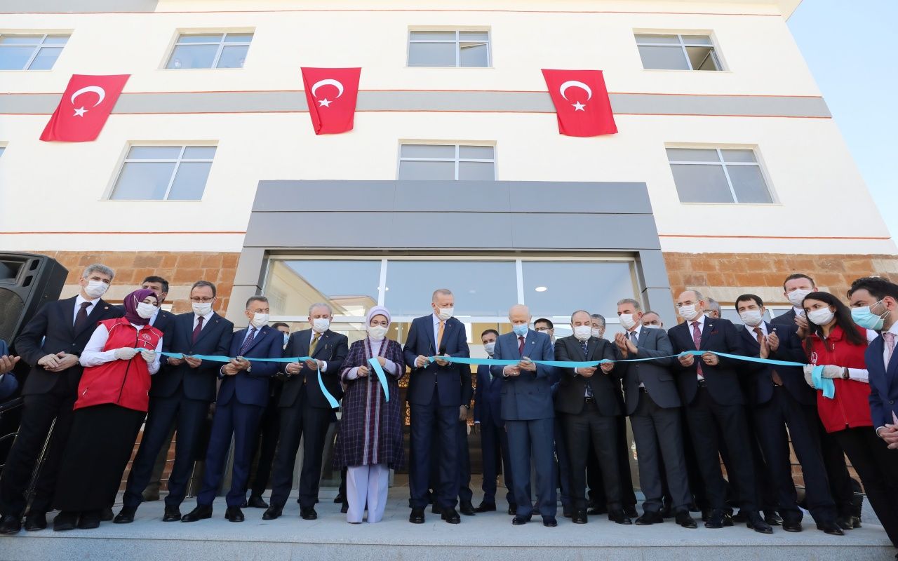 Cumhurbaşkanı Erdoğan Ahlat'taki etkinliklere katıldı 16