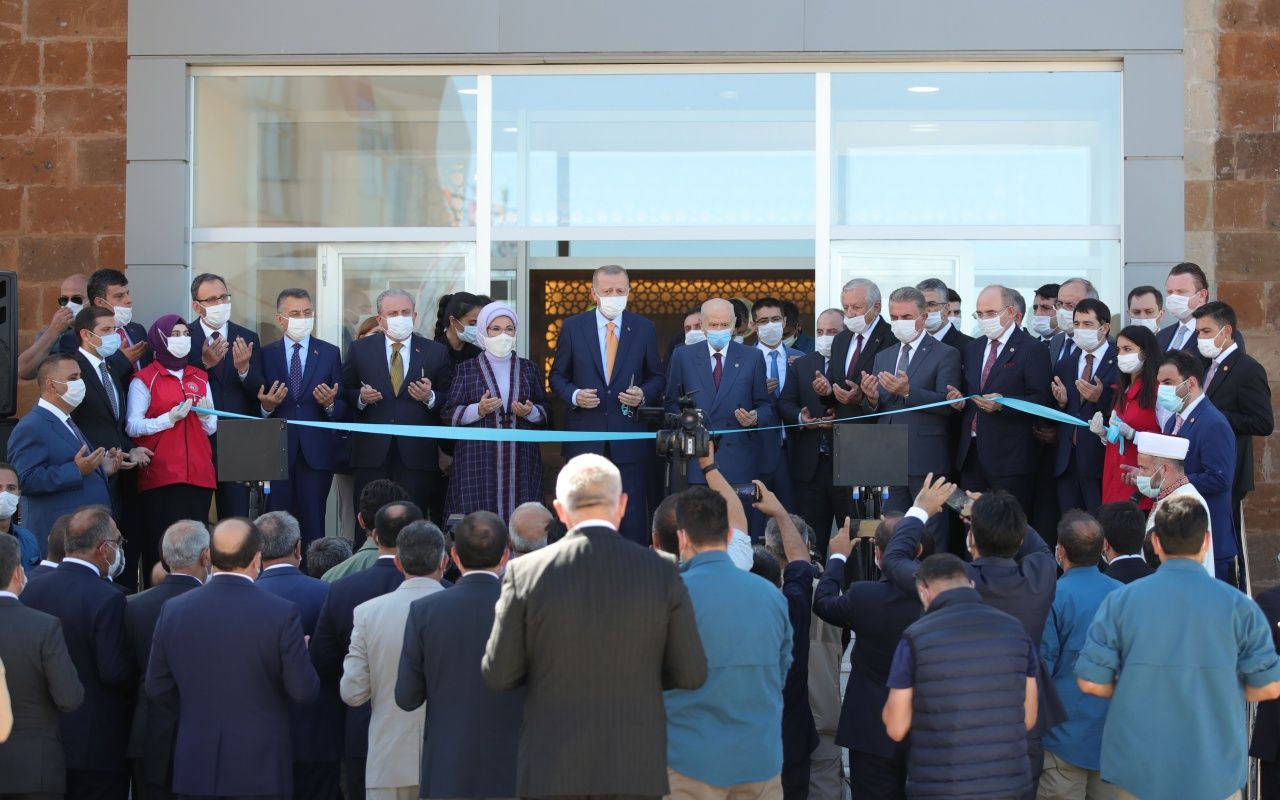 Cumhurbaşkanı Erdoğan Ahlat'taki etkinliklere katıldı 7
