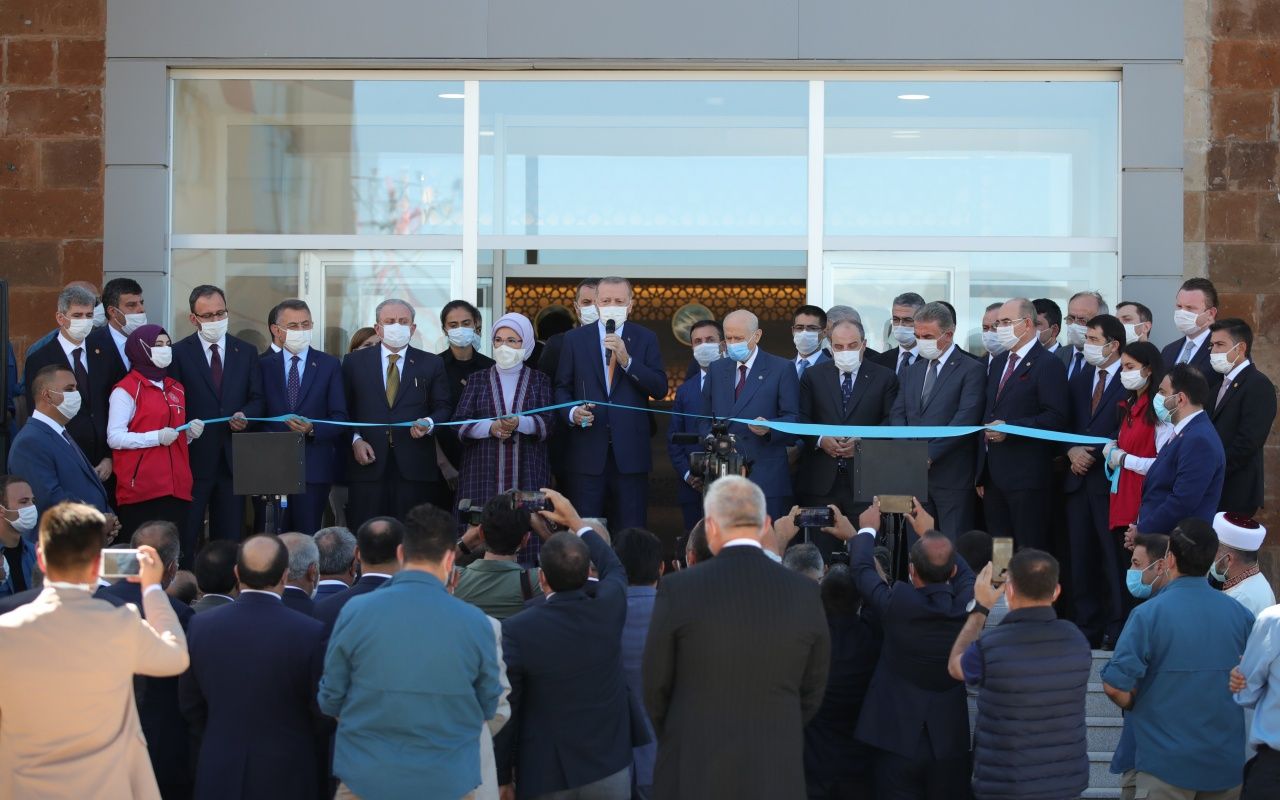 Cumhurbaşkanı Erdoğan Ahlat'taki etkinliklere katıldı 6