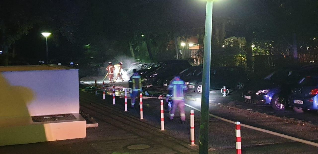 Almanya'da Türklere ait 10 otomobil kundaklandı 2
