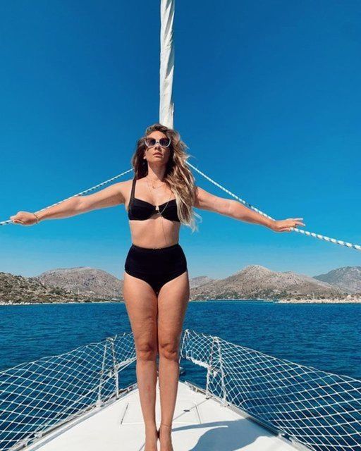Müge Boz'dan eşi Caner Erdeniz ve kızı ile aile pozu 6