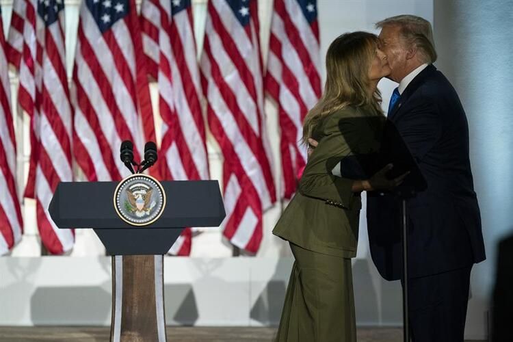 Melania'nın canlı yayındaki hareketi ABD'de bomba etkisi yarattı! 6