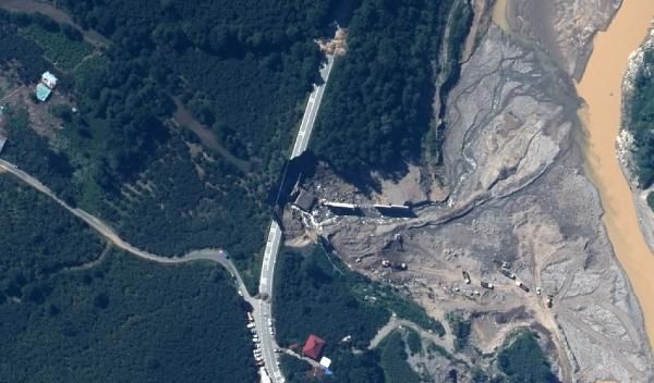 Askeri uçaklar felaketi görüntüledi 2