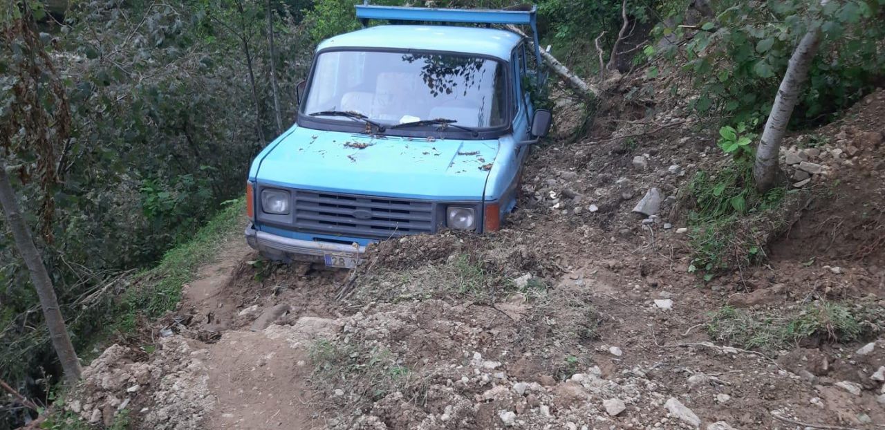 Mahalle adı gibi 5 metre aşağı kaydı 3
