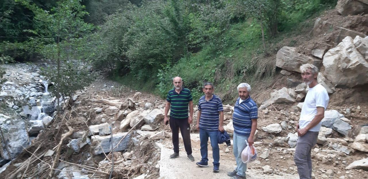 Mahalle adı gibi 5 metre aşağı kaydı 8