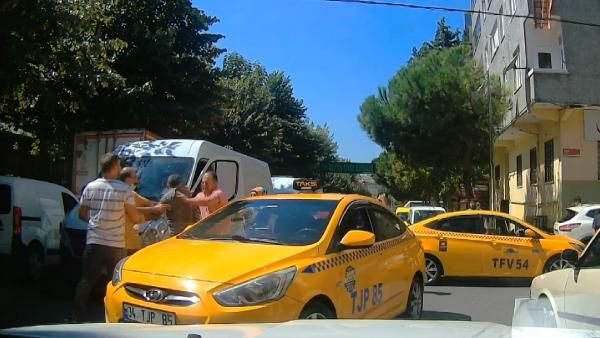 Bağcılar'da sopalı yumruklu taksici kavgası 1