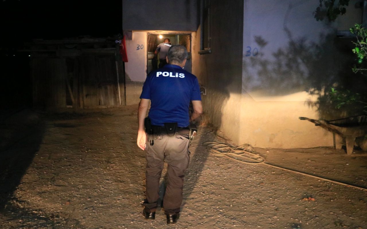 Kocasını vurup evin önünde bekledi 8