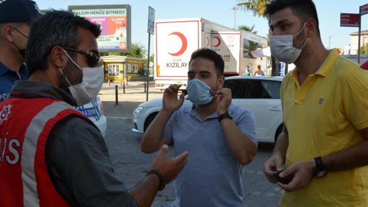 Polis denetimini gören maskesini taktı! 2