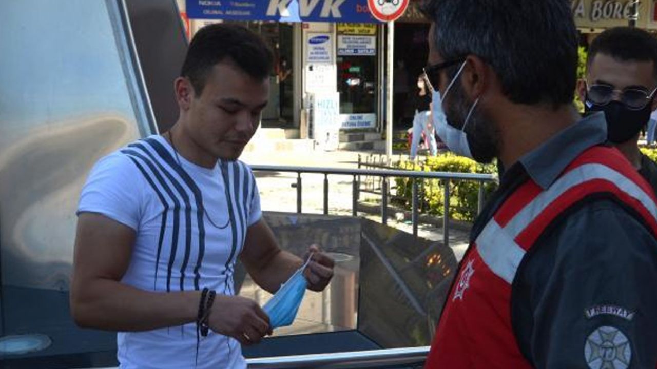 Polis denetimini gören maskesini taktı! 6