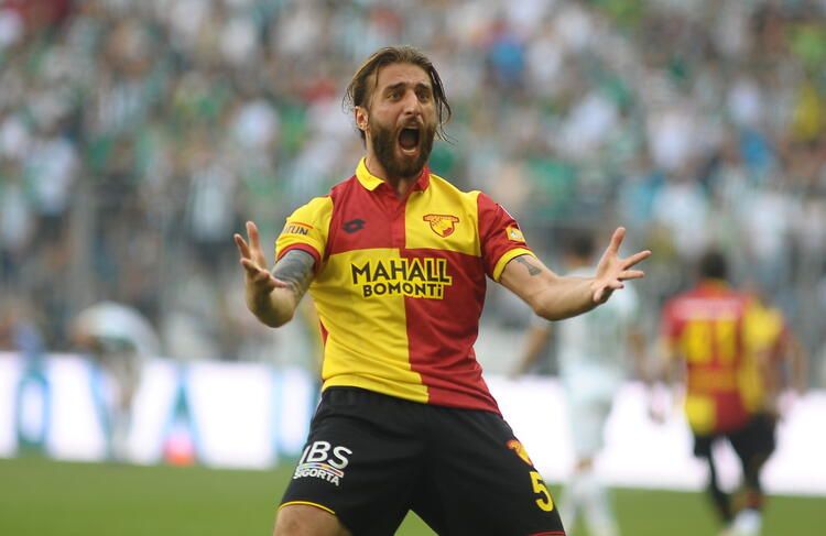 Emre Belözoğlu listeyi belirledi! Tek tek iletti 10