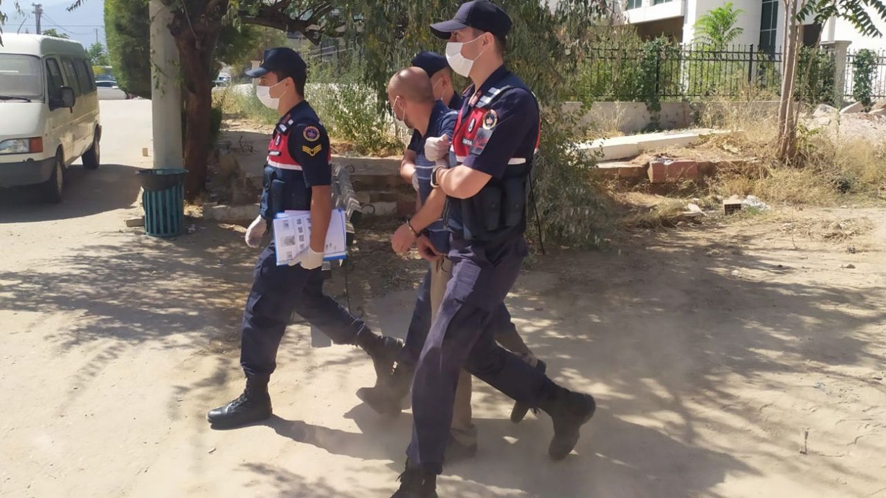 İş başvurusu için girdiği 17 fabrikada kadın işçilerin maaşlarını çaldı! 5