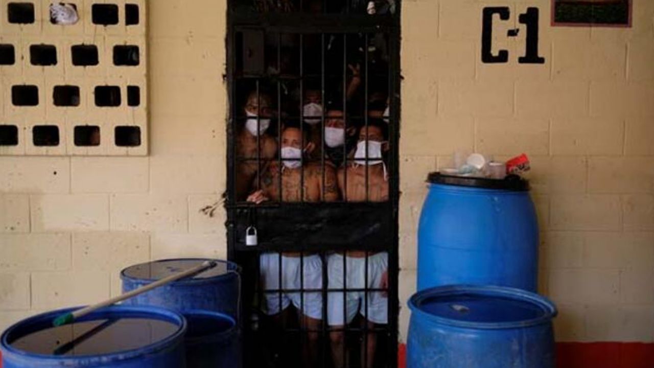 El Salvador'un koronavirüs cehennemi hapishaneleri! 2