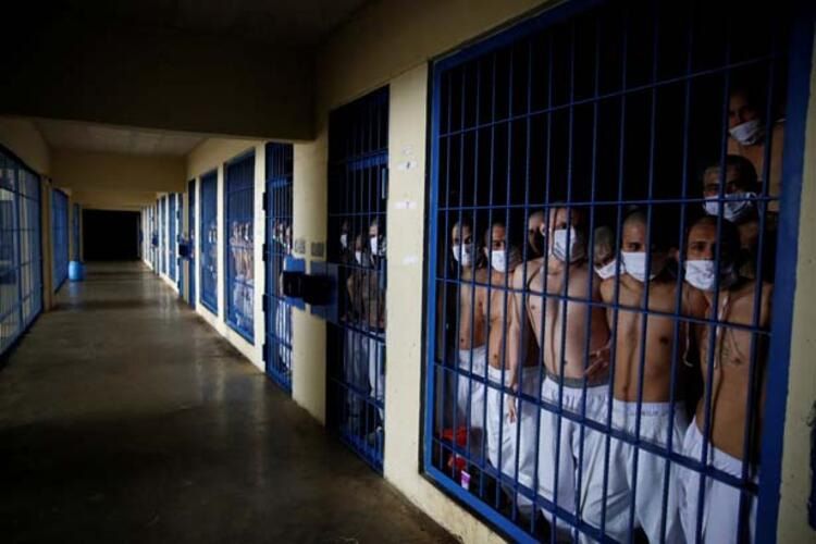 El Salvador'un koronavirüs cehennemi hapishaneleri! 8