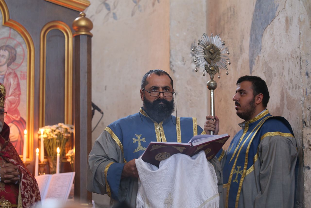 Akdamar Kilisesi'ndeki ayin Kovid-19 tedbirleri altında başladı 8