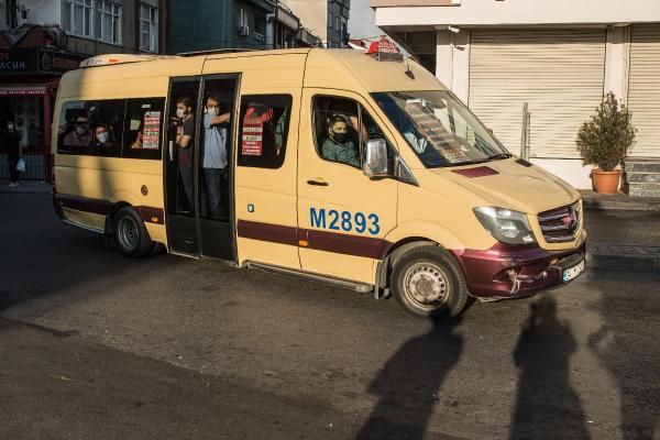 İstanbul'da toplu ulaşımda sosyal mesafesiz ayakta yolculuk 7