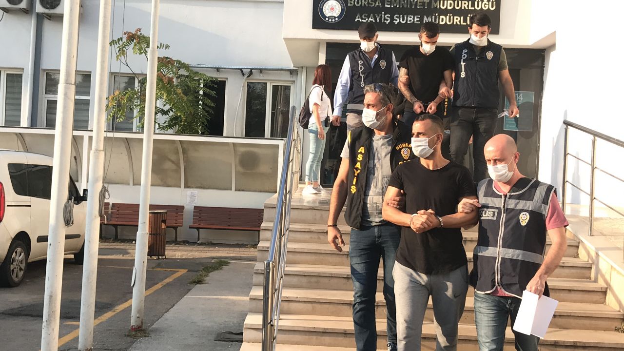 Bursa'da taksici tecavüz etti fuhuş yaptırdı! 8