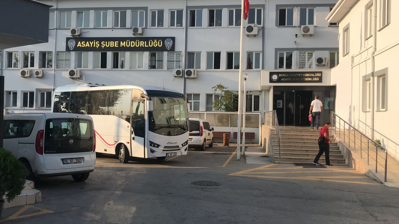 Bursa'da taksici tecavüz etti fuhuş yaptırdı! 3
