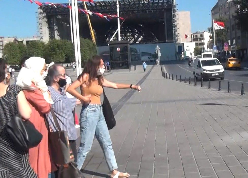 Yaralı kadını görünce çekip gitti! 2