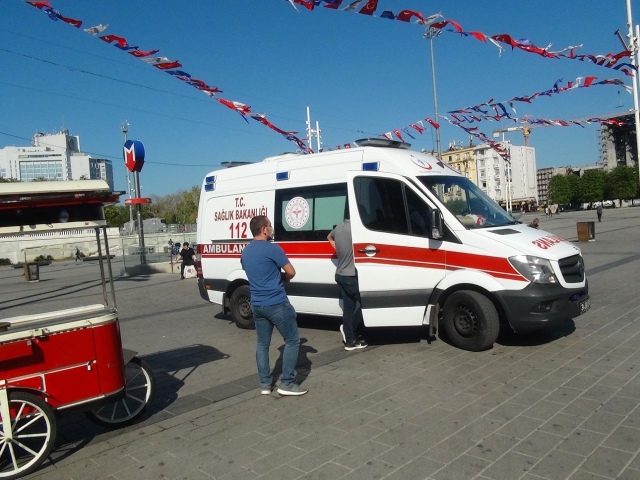 Yaralı kadını görünce çekip gitti! 5