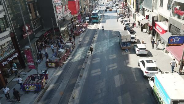 Kadıköy'de bitmeyen kaldırım çalışması isyan ettirdi 5
