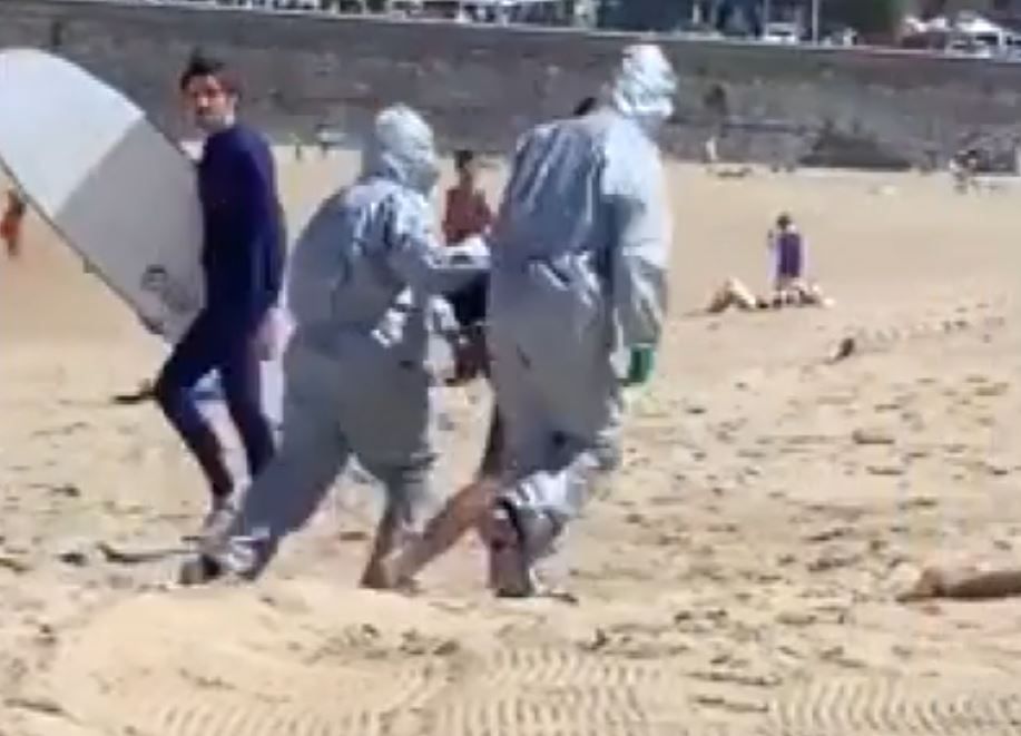 Sahilde koronalı kadın avı 6