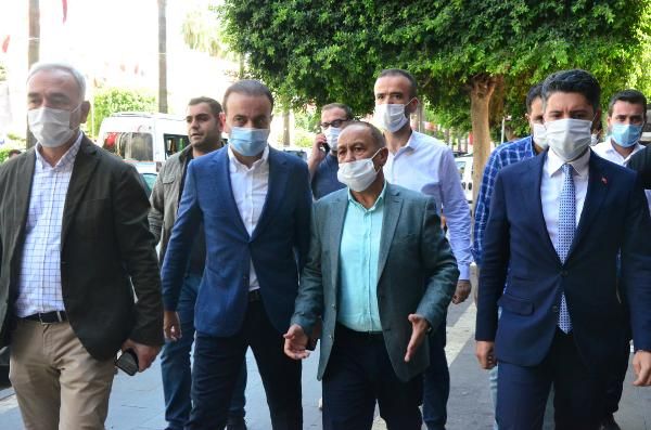 Adana'da belediye meclisinde yumruklar konuştu 14