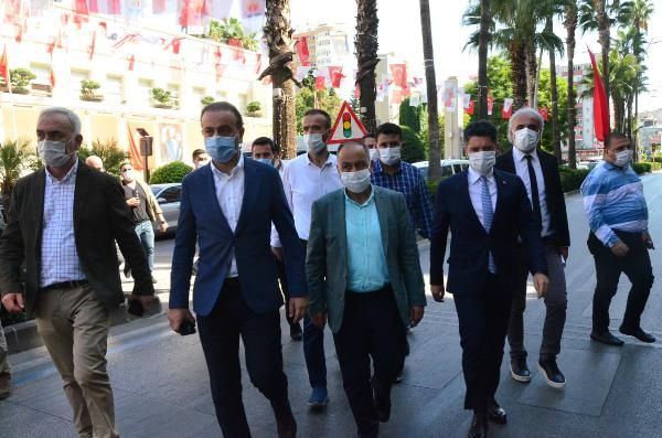 Adana'da belediye meclisinde yumruklar konuştu 13