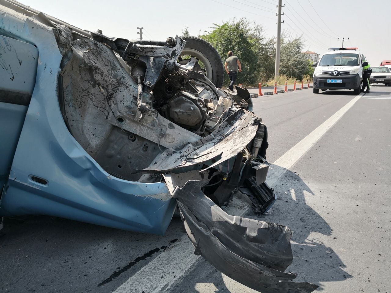 Kaplumbağayı kurtarmak isterken takla attılar 6