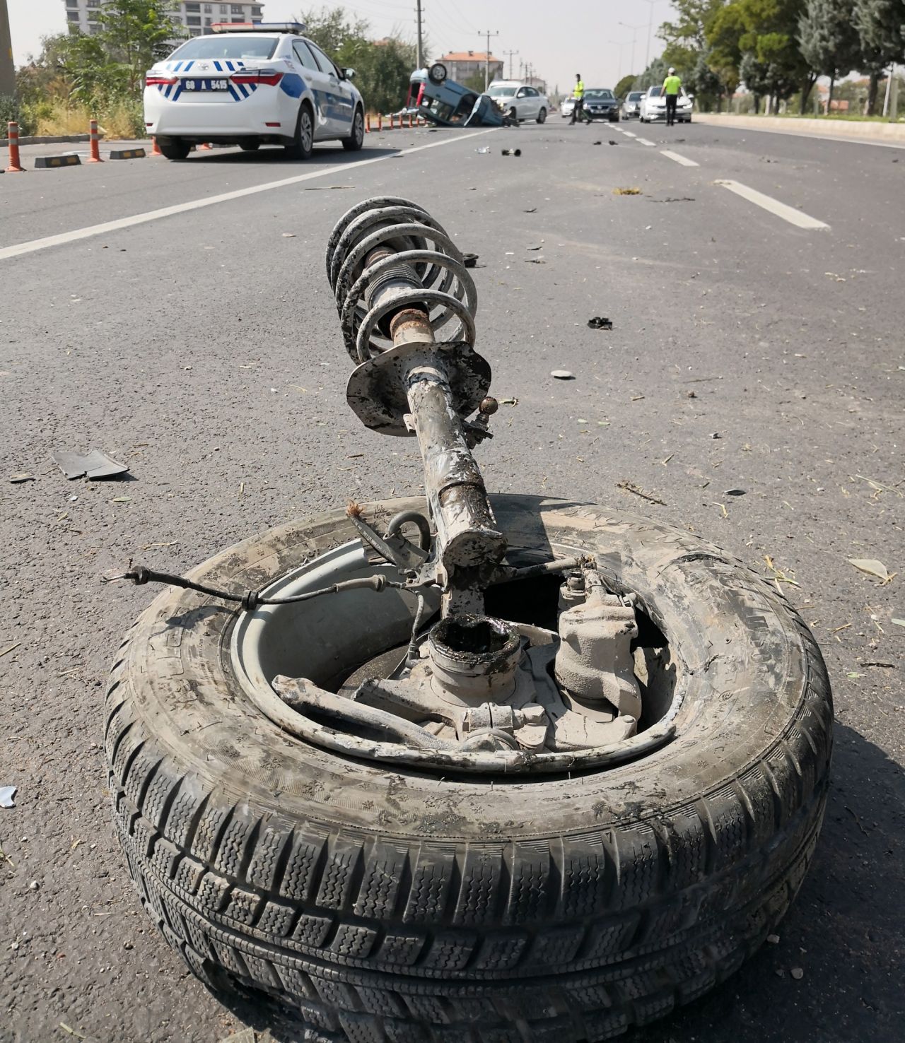 Kaplumbağayı kurtarmak isterken takla attılar 1