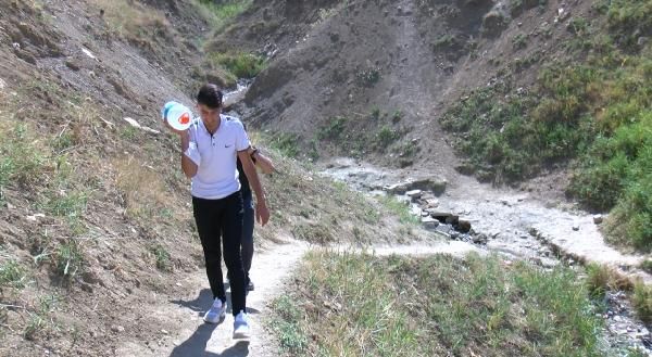 Uzmanların tüm uyarılarına rağmen içiyorlar şifalı sanılan su organ yetmezliğine yol açabilir! 2