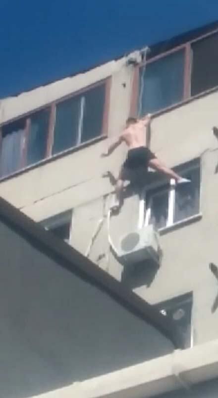 Pencereye tırmanırken düşerek hayatını kaybetti! 3