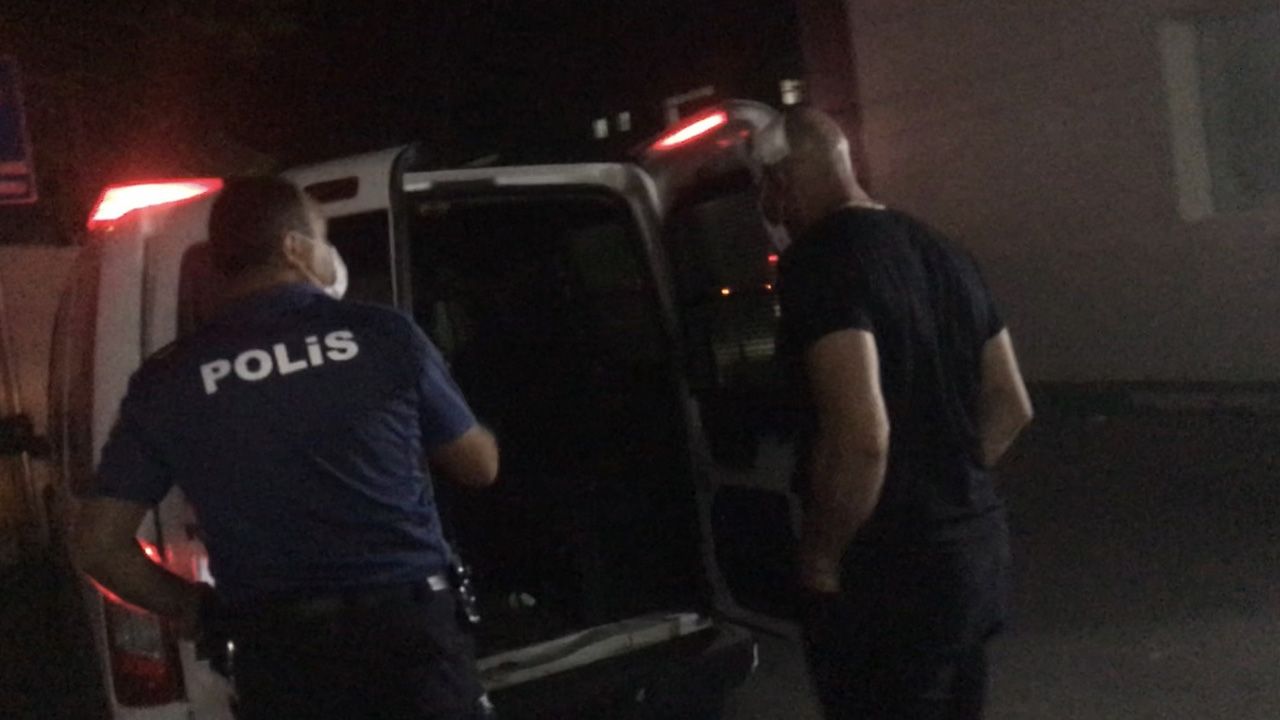 Karısını evde başka erkekle bulan koca, önce dehşet saçtı sonra boğazına bıçağı dayadı! 5